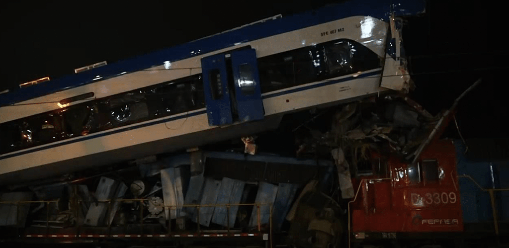 智利火车迎头对撼“迭罗汉”致2死 ！9伤者包括4华人（组图） - 5
