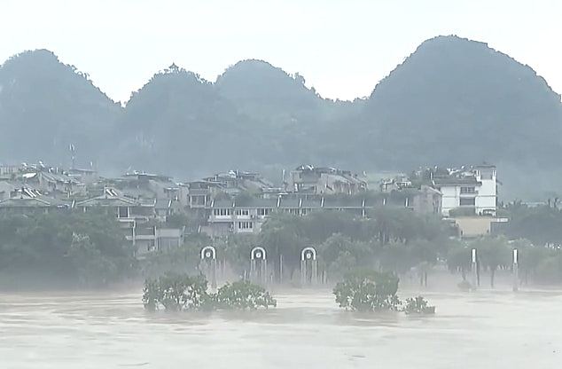 桂林暴雨：98年来最大洪水车站停运，药店被淹20岁女店员不幸遇难（组图） - 2