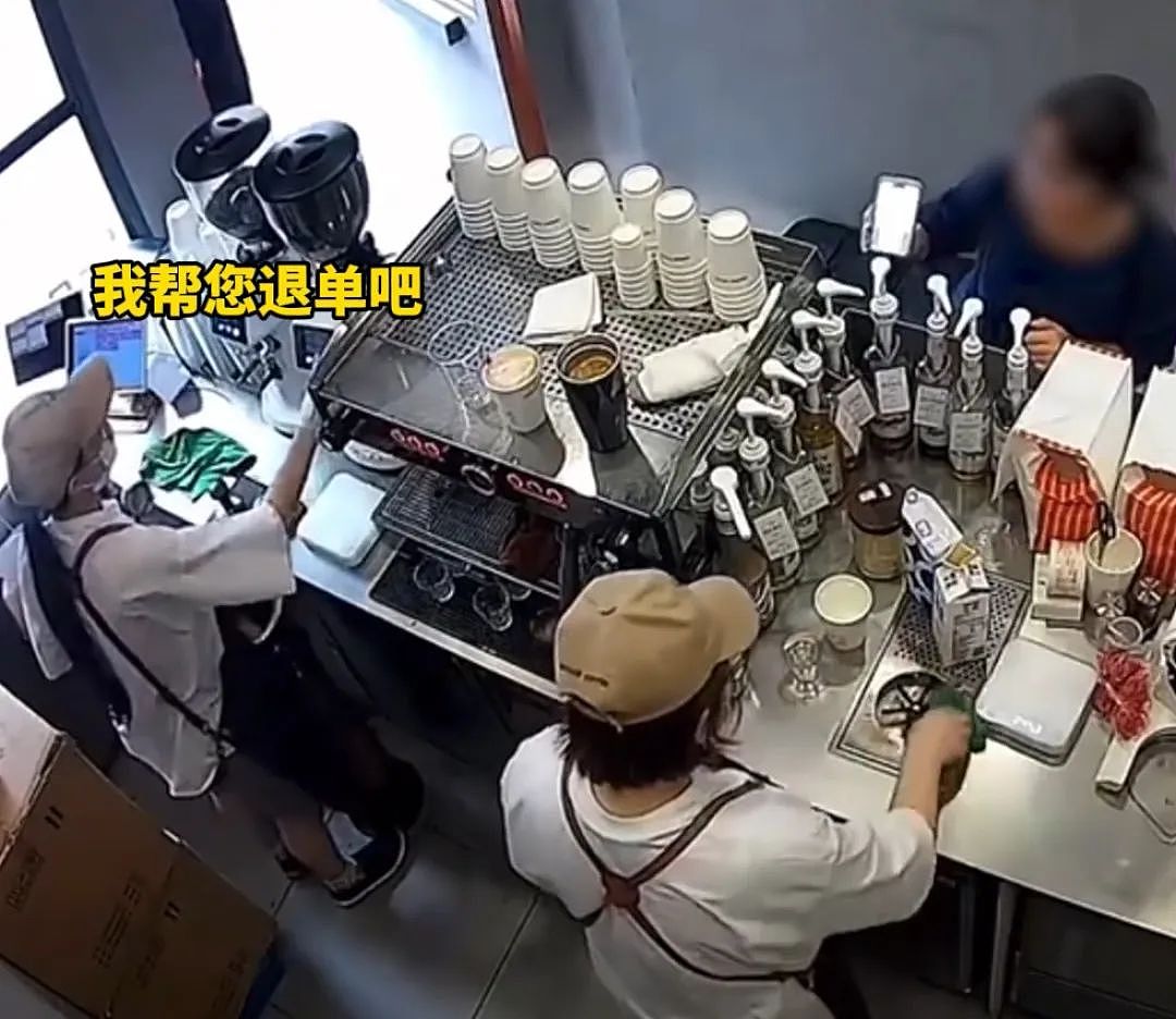 全网热传“上海咖啡店发疯30秒”视频流出，暴露年轻人的悲哀困境（组图） - 4