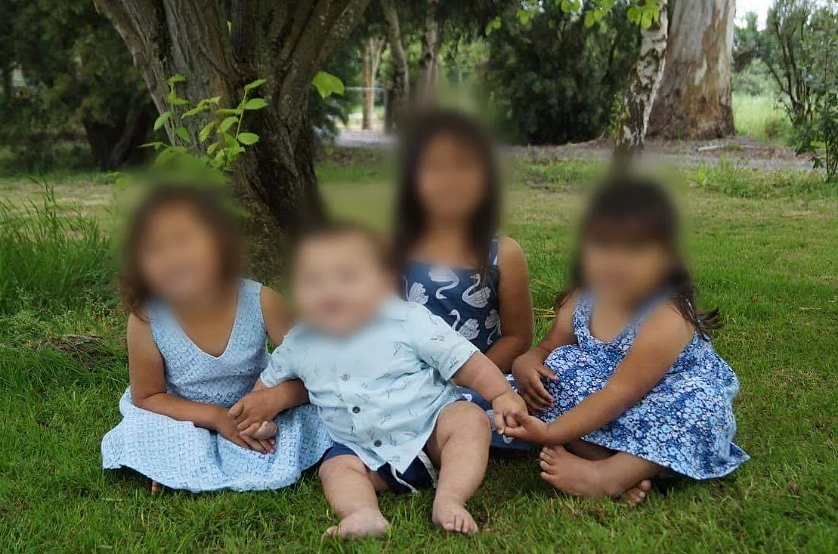 白人夫妇痛哭：我们在新西兰遭种族歧视，养了3年的孩子被“没收”…（组图） - 1