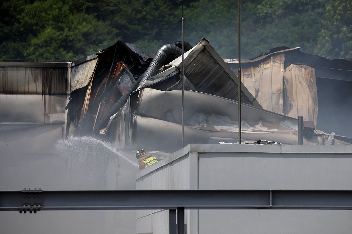 韩国工厂爆炸焚烧！引爆3万5千颗锂电池，发现20多具遗体（组图） - 4