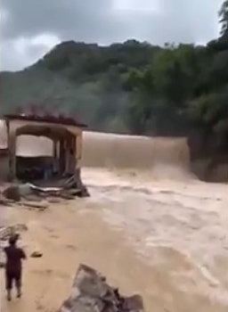 福建暴雨上游排洪疑未通知，村民亲人被埋：遗体还保持求生姿势（组图） - 5