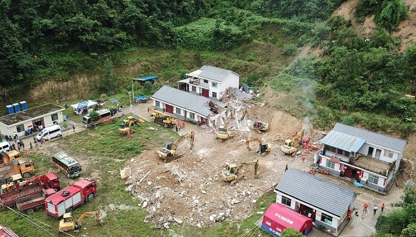 中国南方强降雨破历史纪录！广东近50人死亡，西湖开闸泄洪，湖南山体滑坡8人遇难（视频/组图） - 11