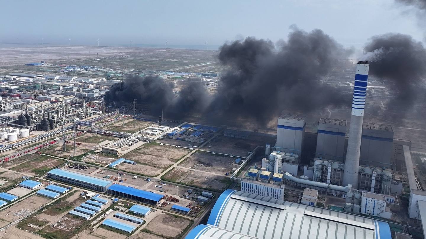 天津一化工厂突发大火，7人受伤1人失联（组图） - 1