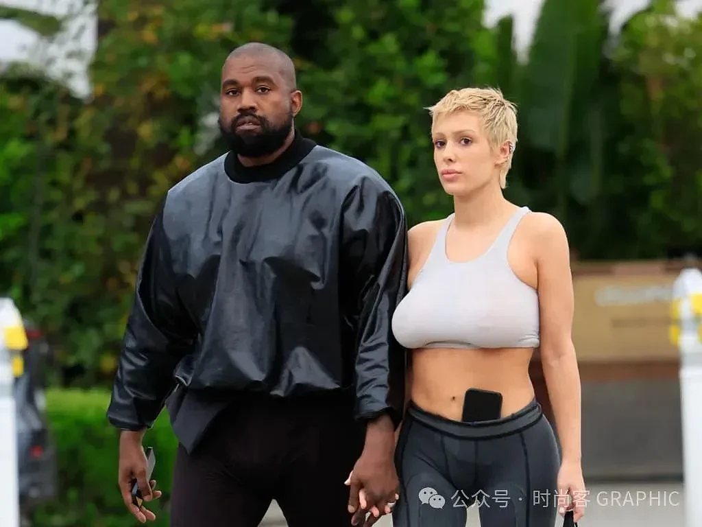 “臭名昭著”的Kanye妻子“只用胶带遮上身”出门，超夸张穿搭连外媒都看不下去了（组图） - 7