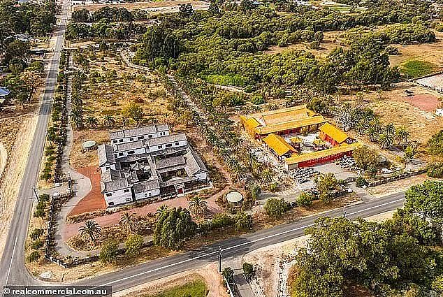 华人富商壕砸$7500万在澳建中式庭院，荒废多年后成功出售（组图） - 1