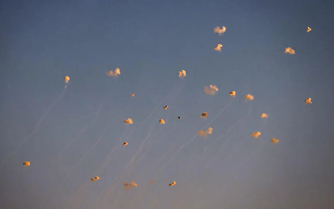 以色列突遭约35枚火箭弹袭击，大范围拉响防空警报！多国紧急发声（组图） - 1