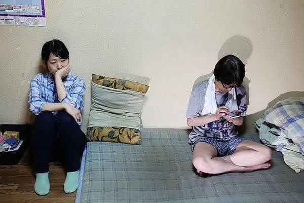 韩国父母把自己关进“监狱”，为了能理解自己蛰居孩子的苦难… （组图） - 6