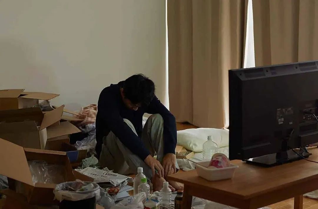 韩国父母把自己关进“监狱”，为了能理解自己蛰居孩子的苦难… （组图） - 4