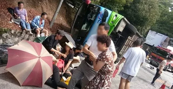 汽车冲撞人群，9死4伤；“同胞们不帮我”，16岁中国留学生被种族辱骂及铁棒殴打；14岁男孩在悉尼大学捅人（组图） - 17