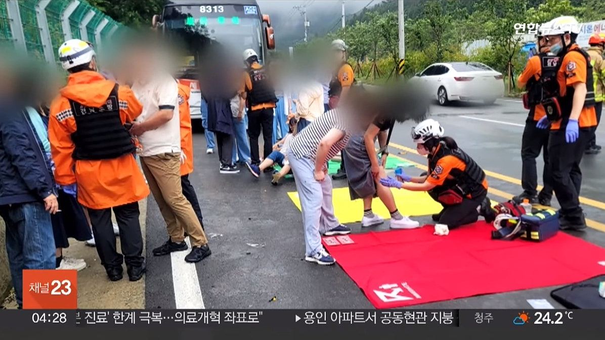 台旅行团巴士在韩遭车逆线撞上，一台籍旅客受伤送院，肇事司机亡（组图） - 2