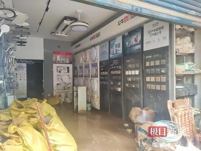 直击退洪后平江县城：商户损失惨重，清淤需要几天（组图） - 2