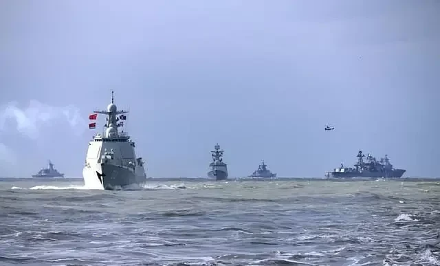 中俄海上联合巡航，俄军只派了一艘2000吨的小船，不是敷衍？（组图） - 2