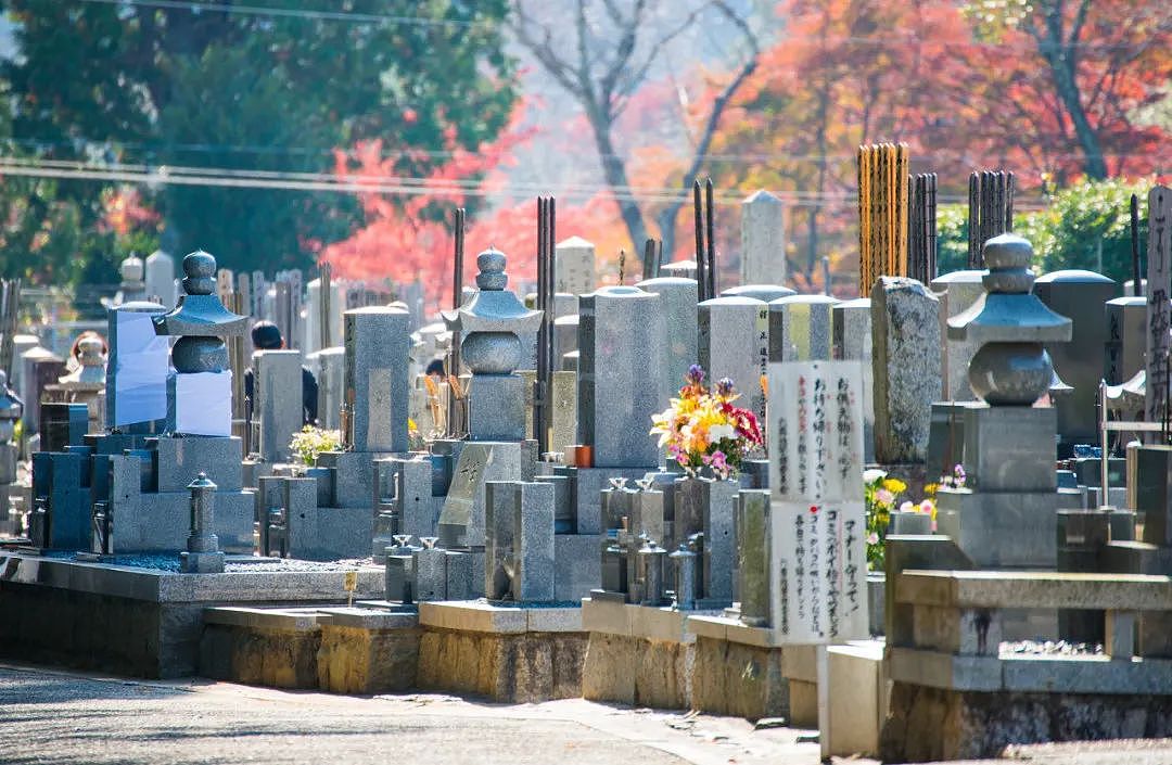 日本人的墓碑，被福建人承包好多年了（组图） - 1