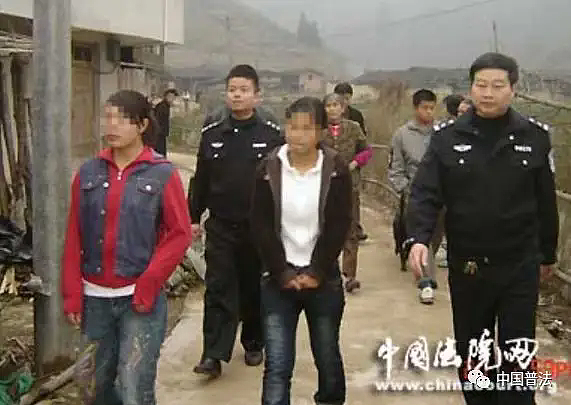 湖南17岁女孩被拐卖，之后反手将人贩子卖掉！一通神操作令人大跌眼镜（组图） - 1