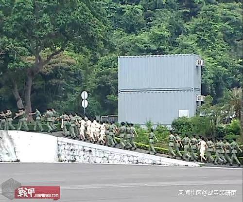 香港警队军装警察制服的变迁：从大头绿衣到全天候蓝色制服（组图） - 17