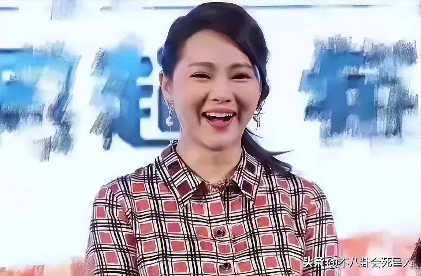 赵雅芝满脸皱纹，刘晓庆眼皮耸拉，“不老女神”都是假的（组图） - 12