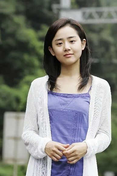 靠《蓝色生死恋》爆红的韩国国民妹妹，如今发福变脸、“糊”成了这样……（组图） - 41