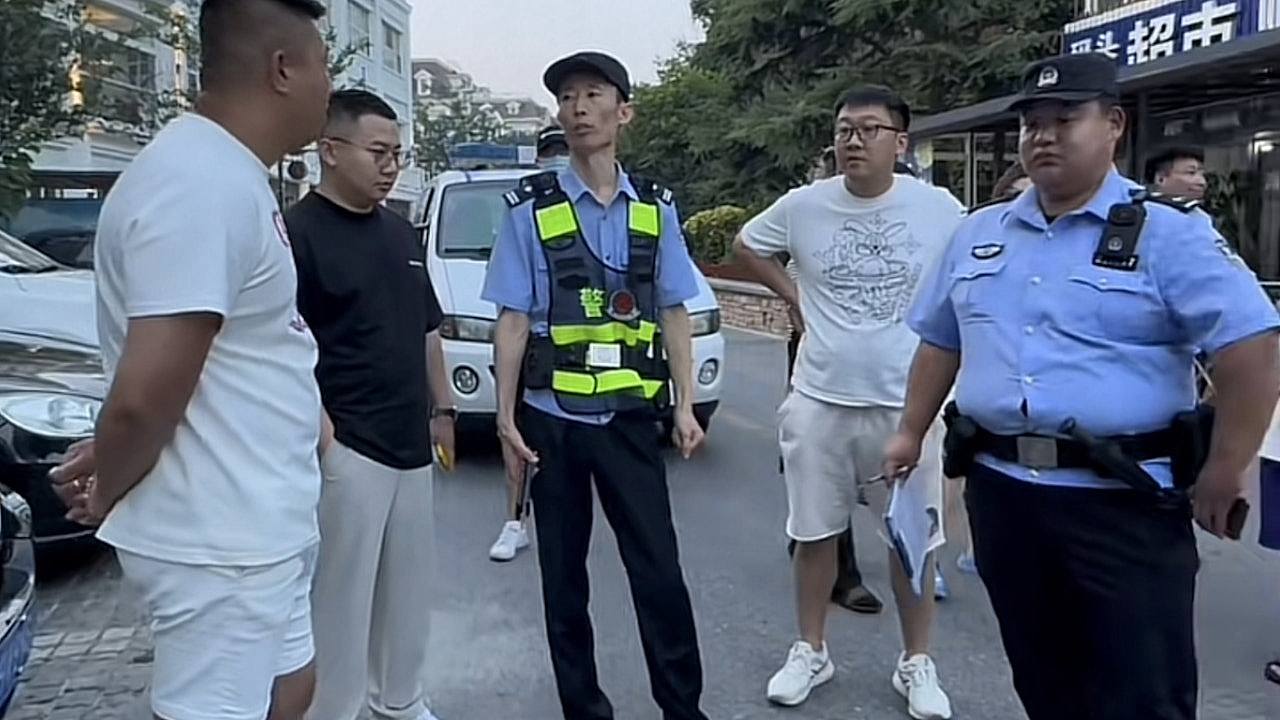 百万网红大连闹纠纷，遭警员态度恶劣无视，回应：伤了一颗爱国心（组图） - 1