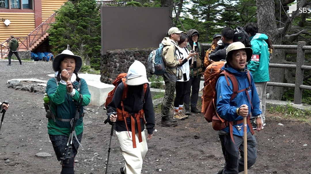 日本富士山半个月死亡5名登山者，专家提议：收外国游客3万日元登山费（组图） - 7