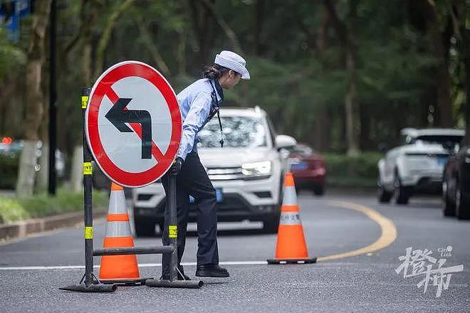 杭州西湖边“奶凶奶凶的兔子警官”火了！未调离一线岗位（视频/组图） - 10