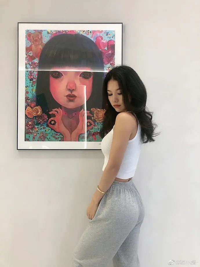 【美女】27岁杭州最美“画画的Baby”，直角肩+事业线+巴掌腰的身材有多绝？（组图） - 11