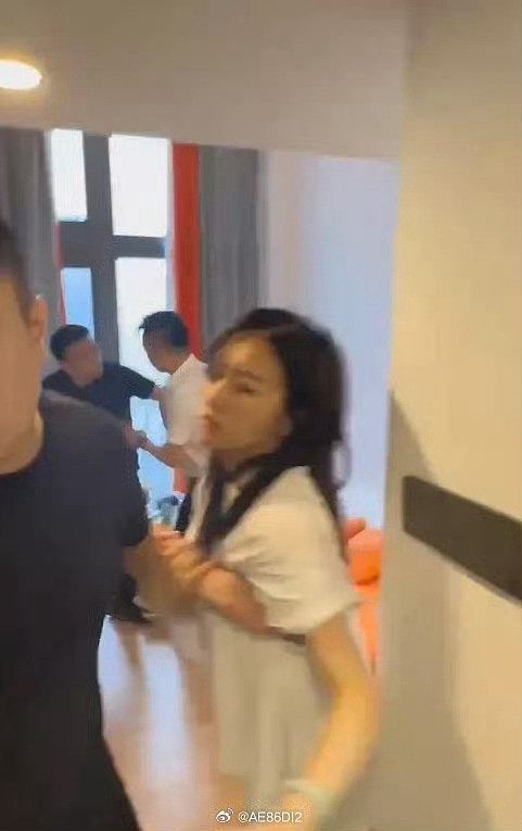 医院院长偷食老婆“绝美闺密”被查！正面照曝光惊艳网民：谁忍得住（组图） - 2