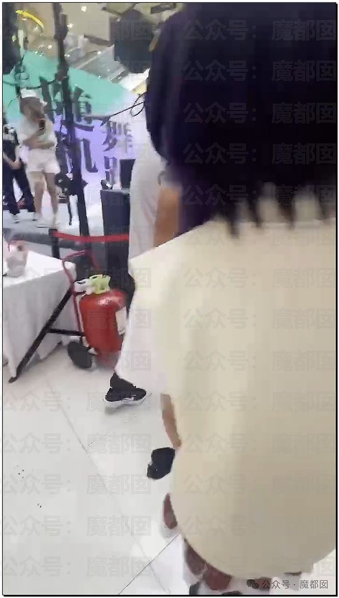 狗血！骑行圈2位身材爆棚美女专加奢侈豪车主微信引发热议！（组图） - 16