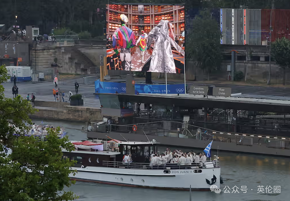 “办的太烂，不如伦敦“！巴黎奥运会惊艳世界，英国媒体破防了：雨好大，船太小，表演好乱...（组图） - 31