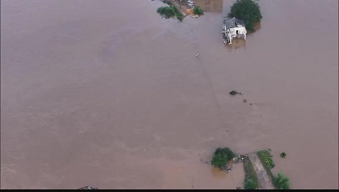 湖南8个村子因暴雨失联！湘潭堤坝决口凌晨扩大至77米，已转移近4000人，又出现新决口（组图） - 7