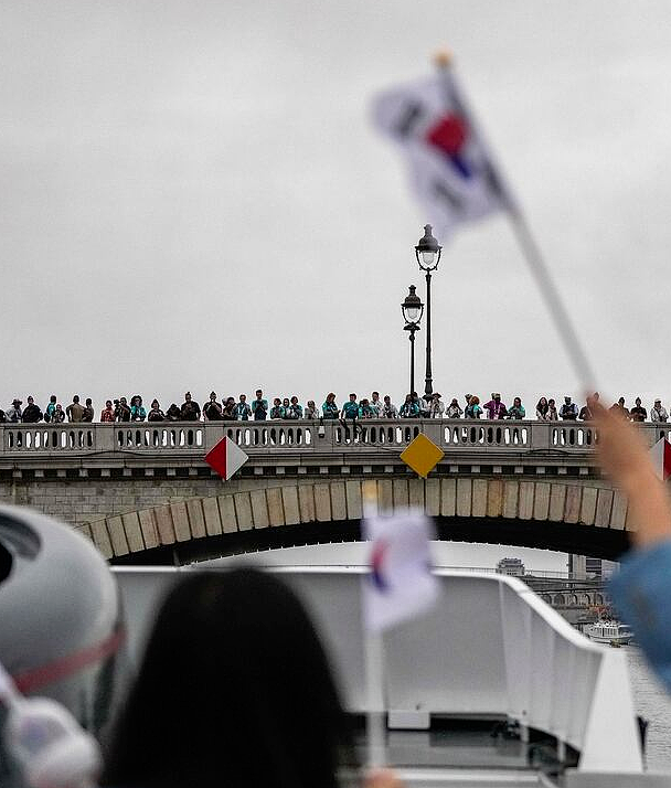 加国17岁女孩奥运夺金；奥运食物太难吃，鸡块都要抢；有一国被针对了？（组图） - 13