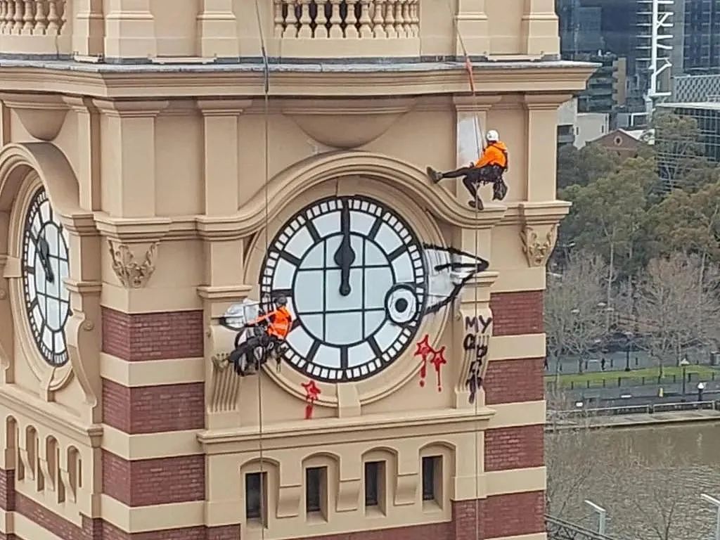 墨尔本文化遗产遭殃！117年历史钟楼被涂鸦，修复成本让政府吐血！（组图） - 3