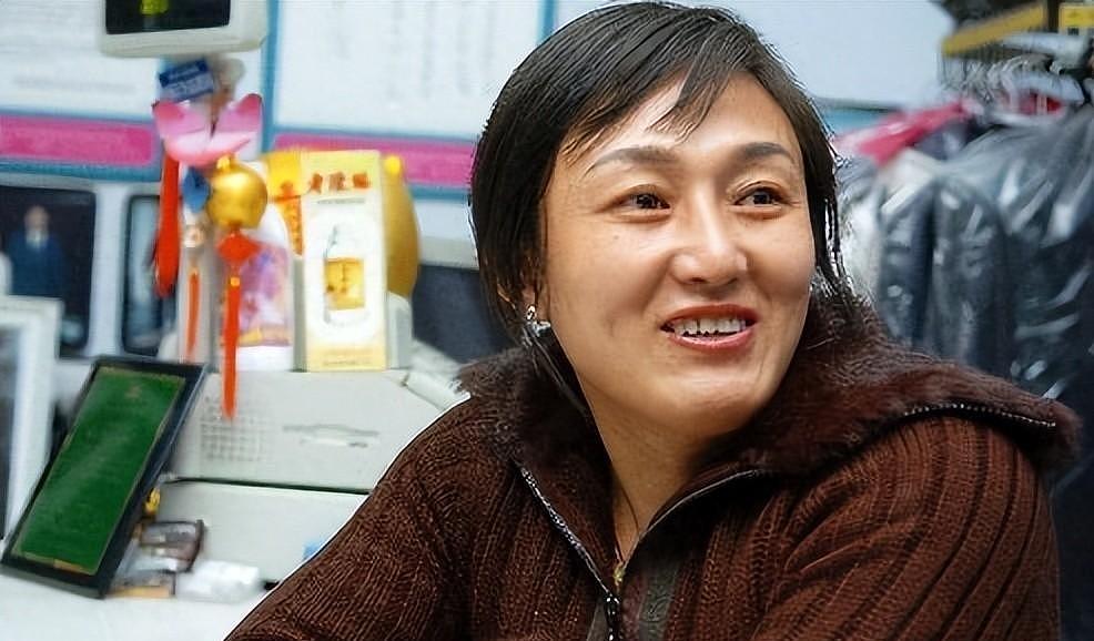 她曾获9枚金牌，被教练下药终身不育，退役后沦为搓澡工（组图） - 17