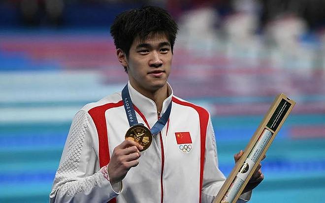 被骂“Sun Yang 2.0”，潘展乐游泳夺冠外国人破防，账号评论区遭攻击，网友怒斥输不起（组图） - 1