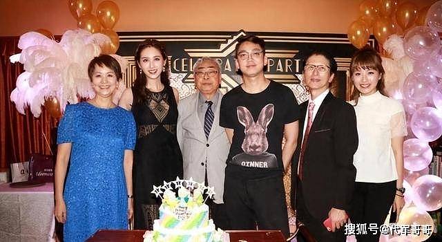 “宅男女神”何傲儿：26岁委身大51岁的林建名，债务还清潇洒离去（组图） - 33