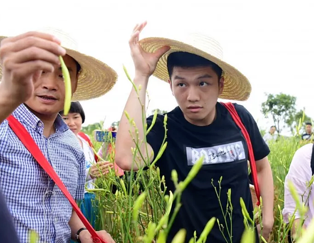 【社交】被团宠的樊小胖夺冠了！在爱里长大的天才少年，温柔可爱有礼貌（组图） - 16