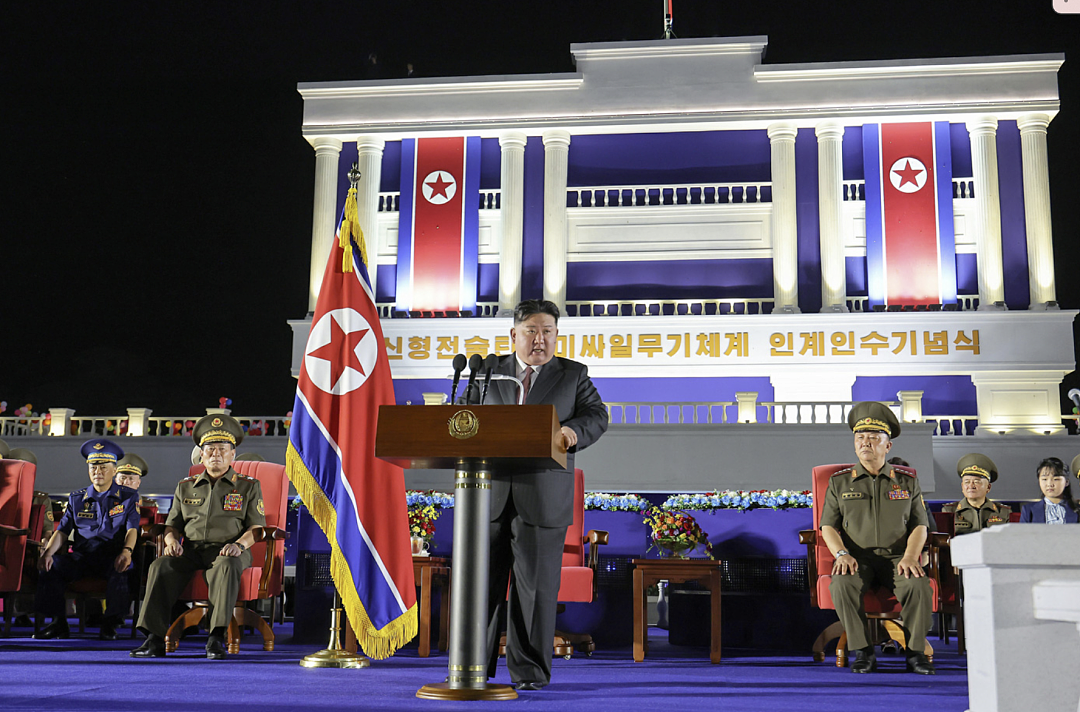 朝鲜的这次典礼上，金正恩女儿没有坐在第一排（组图） - 1