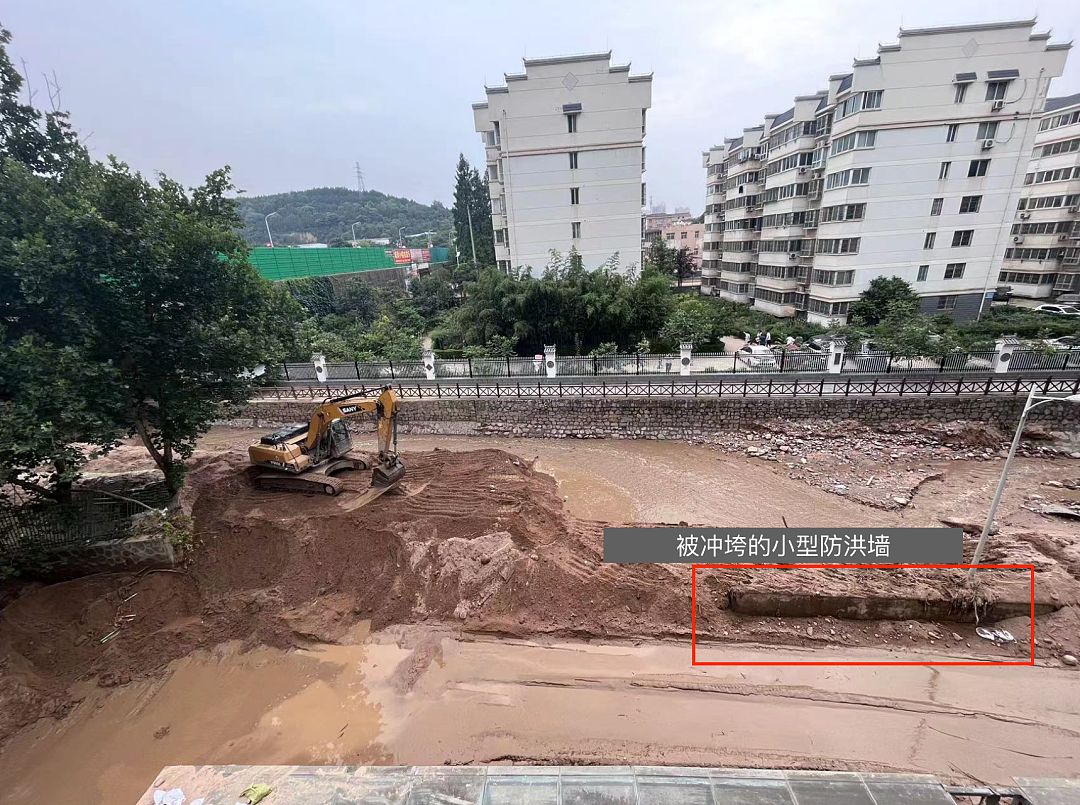 陕西宝鸡市政河道在暴雨中化为泥石流，冲进小区地库，多人溺亡（组图） - 12