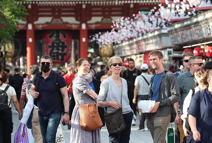 2名外国游客白住百年温泉旅馆…没付钱跑路，日本老板心碎报警：是我们的错！（组图） - 1