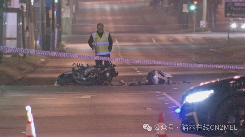 墨尔本失窃宝马撞死了摩托车骑手，警方逮捕16岁少年（组图） - 1