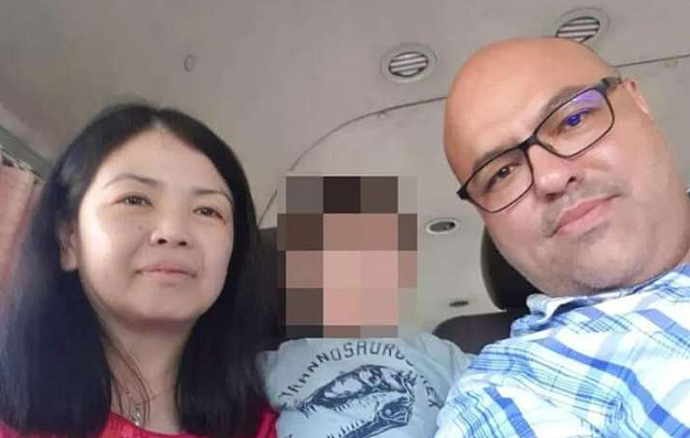 澳华妇撞见女儿与14岁少年“这事”，发疯抄刀砍人！少年身中4刀，沿街呼救，血洒一路...（组图） - 1