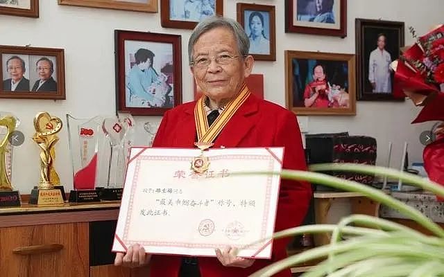 【社交】恭喜！她入选国家荣誉称号建议人选，“最美医生”扎根陕北54年，口对口给婴儿吸痰（组图） - 13