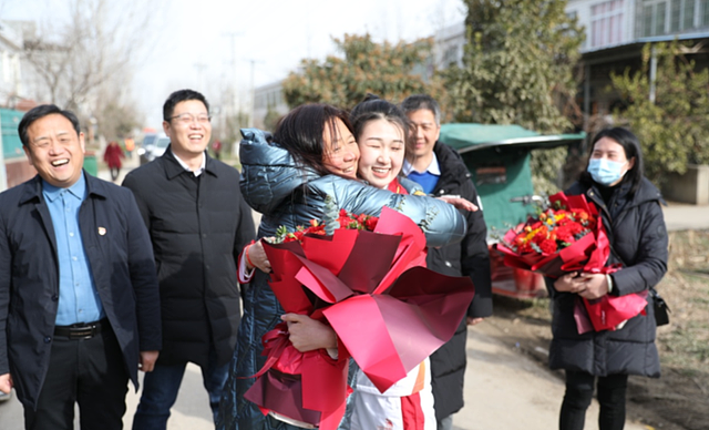 初中毕业去当流水线女工，五年后却成为世界冠军，22岁成人生赢家文（组图） - 2