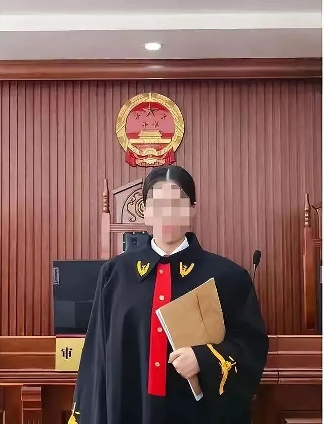 50岁老光棍割喉杀害女法官后服毒自杀，评论区曝二人纠葛让人心惊（组图） - 11