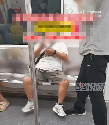 女子地铁摸阿叔隐私部位　称“让我摸一下”，目击者：行为异于常人（视频/组图） - 4