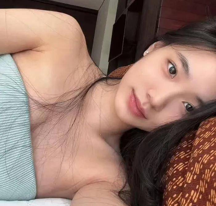 小S二女儿拍视频擦边，全程视角暧昧！网友：低俗（组图） - 14