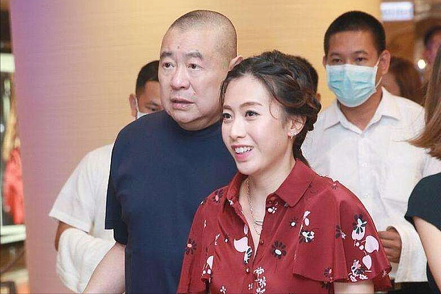 事实证明，4年连生两子分400亿美元的她，才是真正的有手段女娱记者（组图） - 5