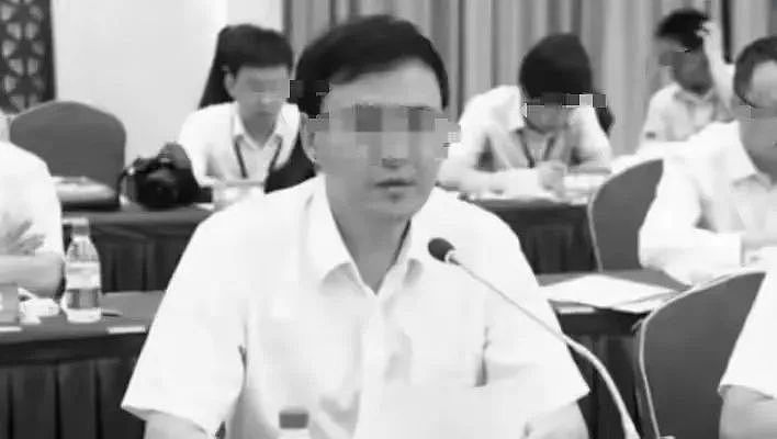 61岁银行董事长被另一行长在办公室捅死，行凶原因细节曝光网友两边倒（组图） - 8