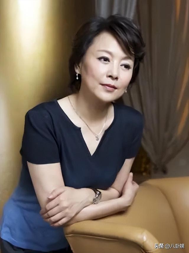 因赴美留学与丈夫离婚，今66岁没有子女，表示再见前夫仍感到心动（组图） - 24