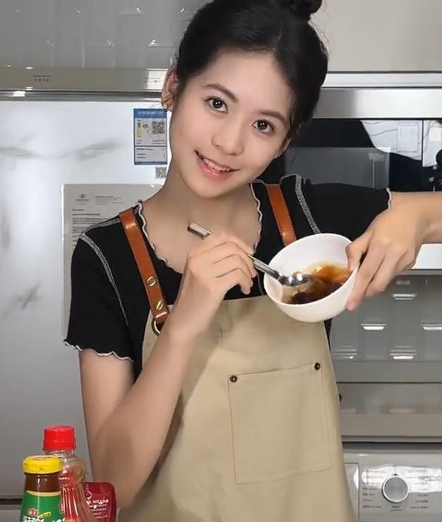 翁虹16岁女儿准备出道，酷爱做美食，遗传了妈妈的高颜值（组图） - 10